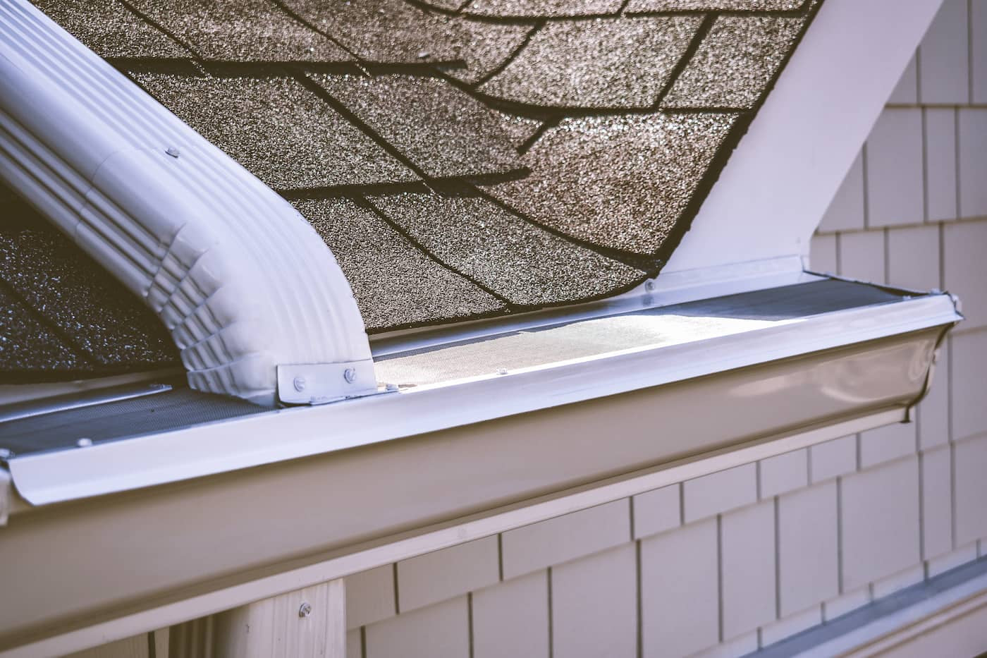 10 Tips to Keep Your Gutters Clean in Spring | Art of Gutter